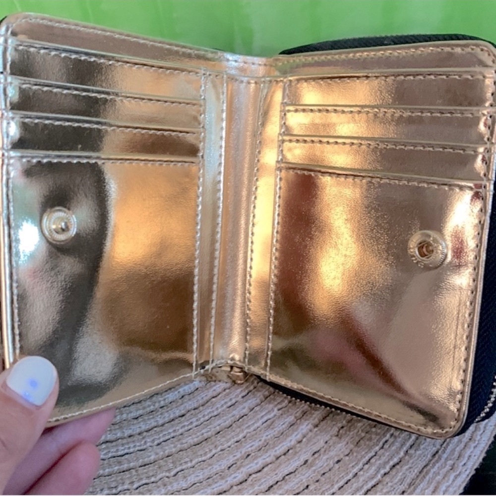 Steve Madden Leopard Print Bi fold NWOT - Picture 2 of 3